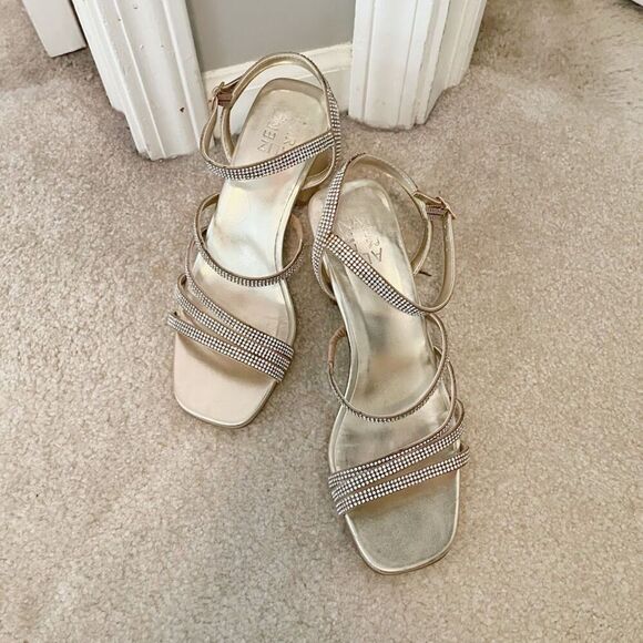 Naturalizer Niko 2 Studded Cushioned Strappy Ankle Adjustable Strap Heel Sandals - Picture 5 of 16